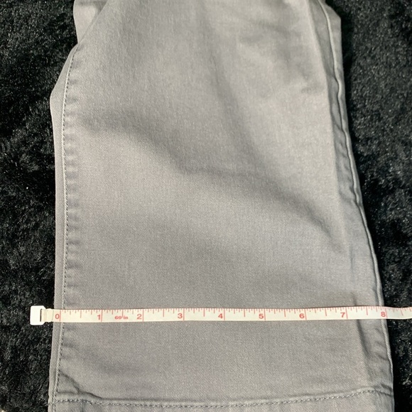 Men's Gray Goodfellow Hennepin Chino Labeled as 34 x 32 - Picture 11 of 11